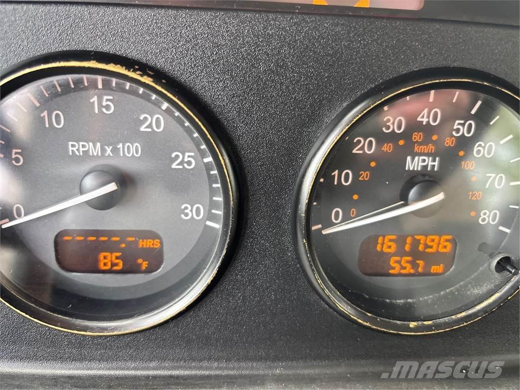 Peterbilt 337 平板车