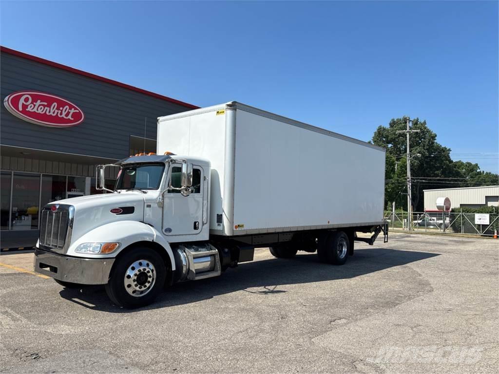 Peterbilt 337 厢式货车