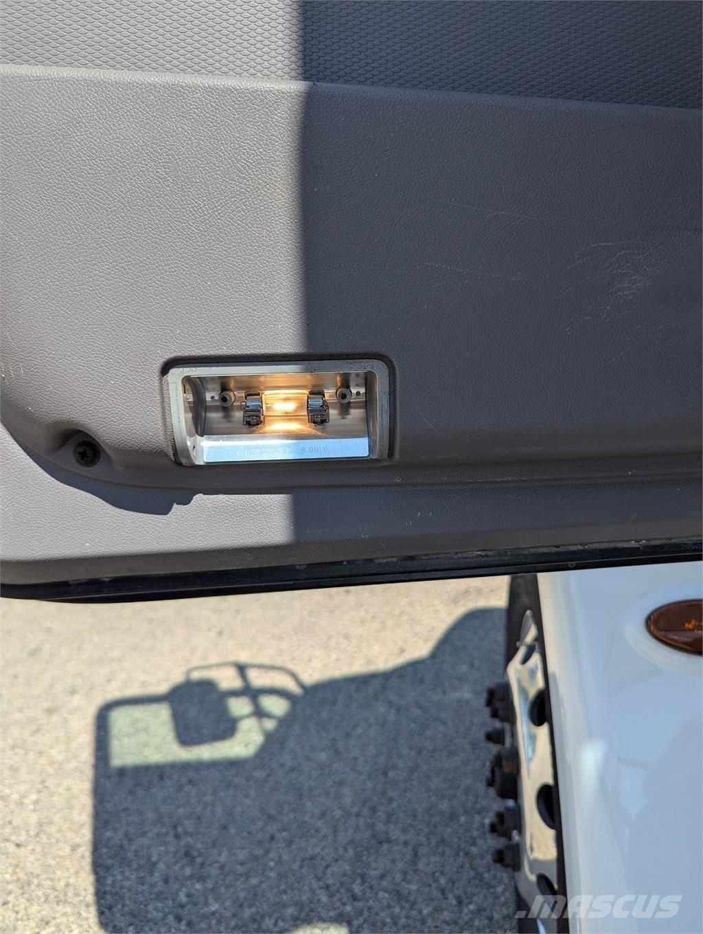 Peterbilt 337 其他货车
