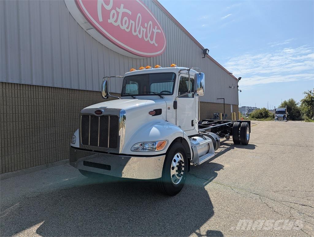 Peterbilt 337 其他货车