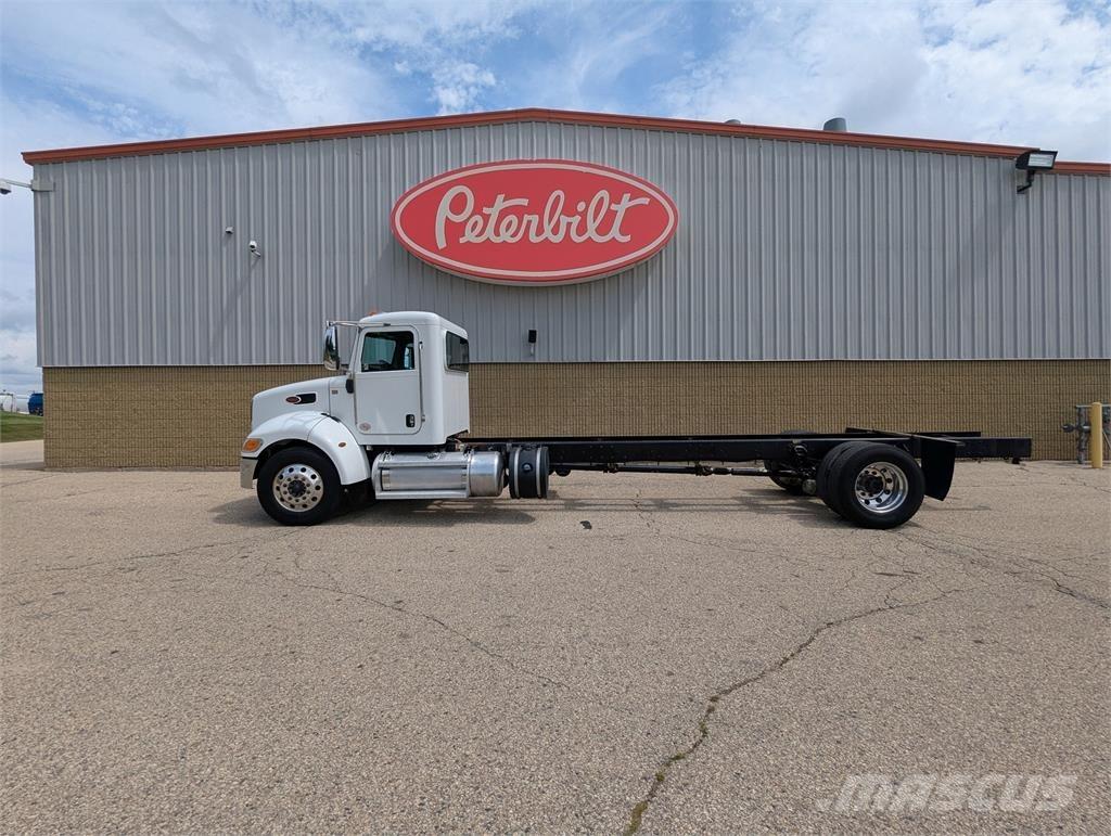 Peterbilt 337 其他货车