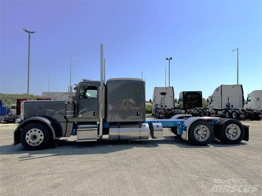 Peterbilt 389 牵引车
