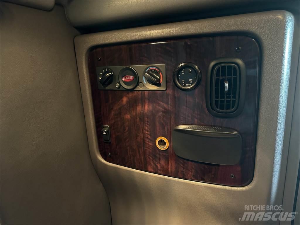 Peterbilt 389 牵引车