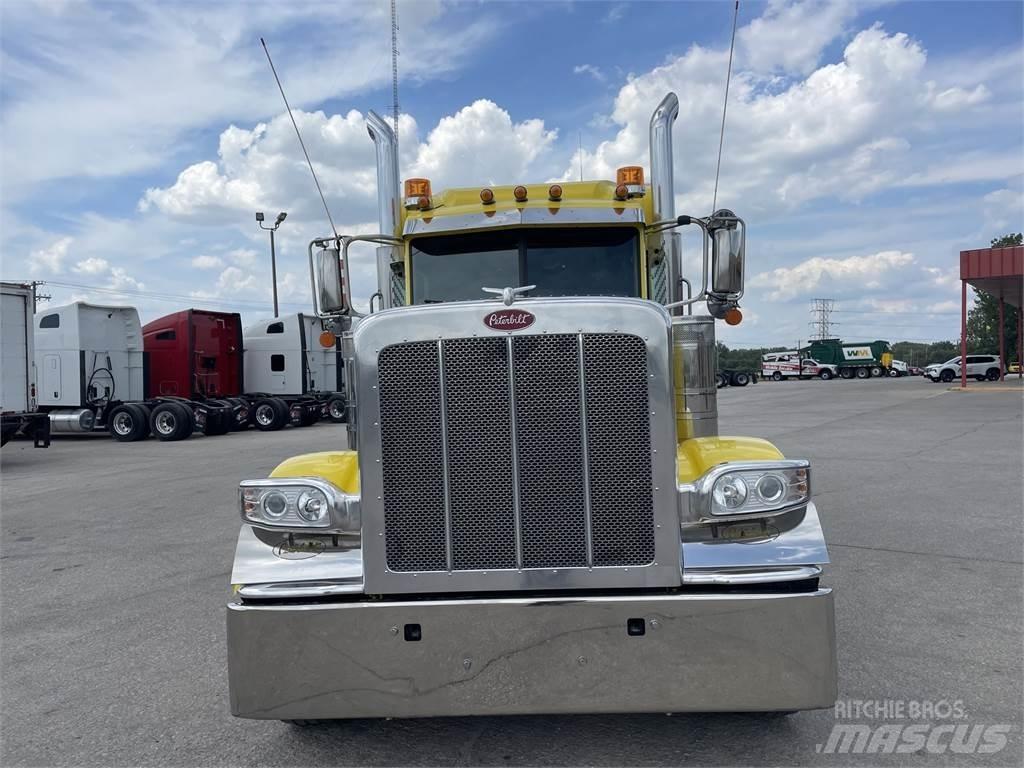 Peterbilt 389 牵引车