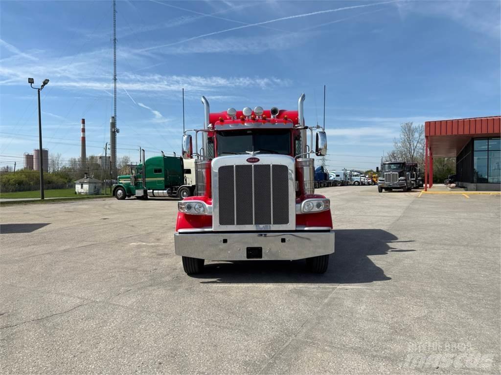 Peterbilt 389 牵引车