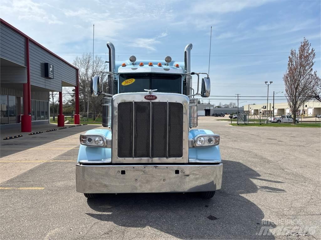 Peterbilt 389 牵引车