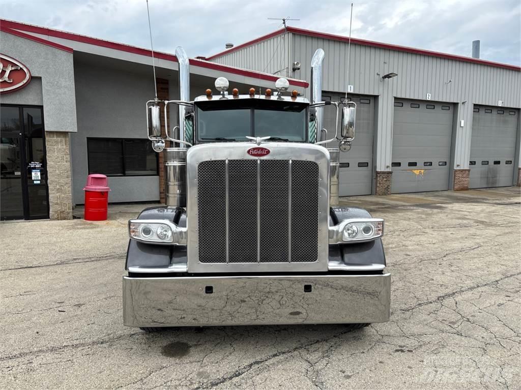Peterbilt 389 牵引车