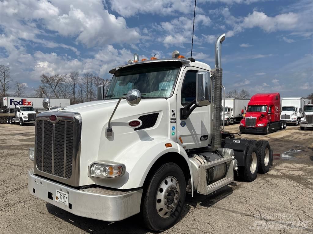 Peterbilt 567 牵引车
