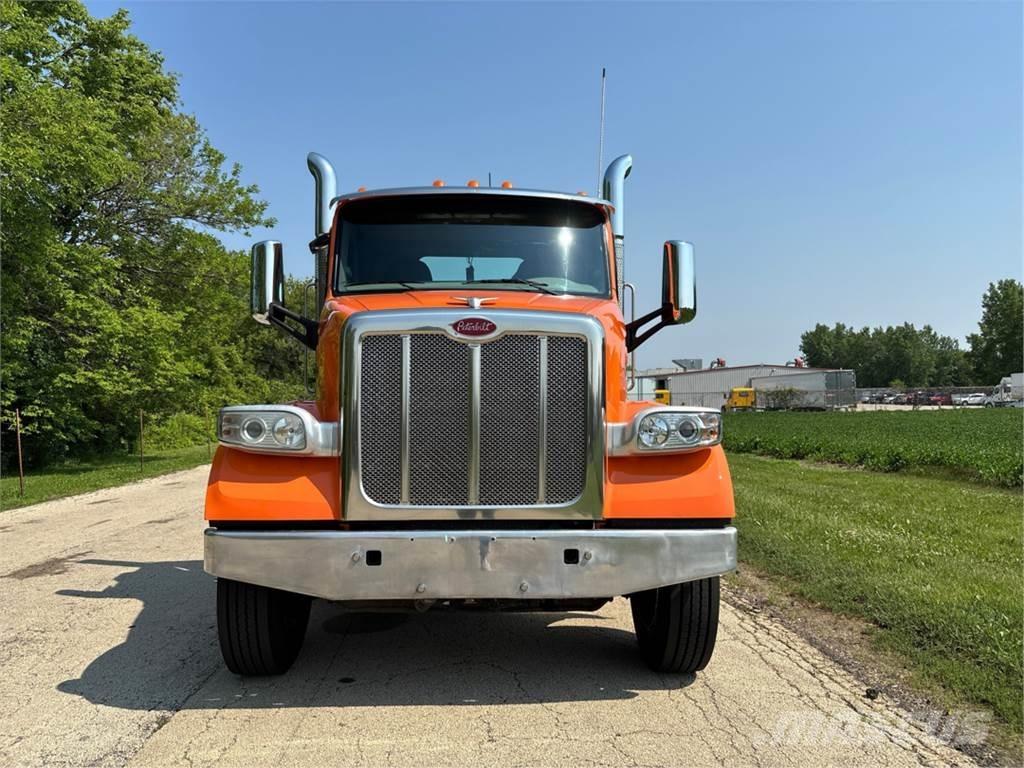 Peterbilt 567 牵引车