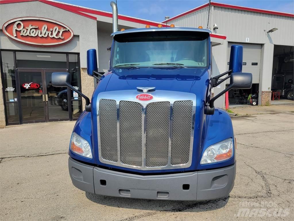 Peterbilt 579 牵引车