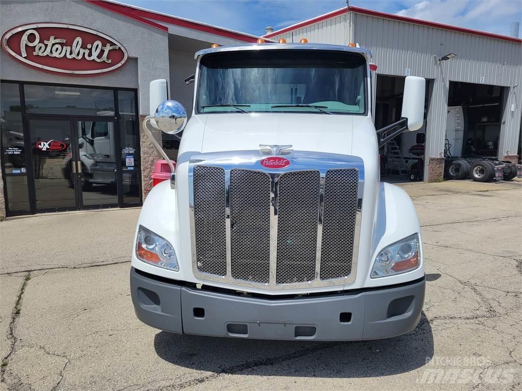 Peterbilt 579 牵引车