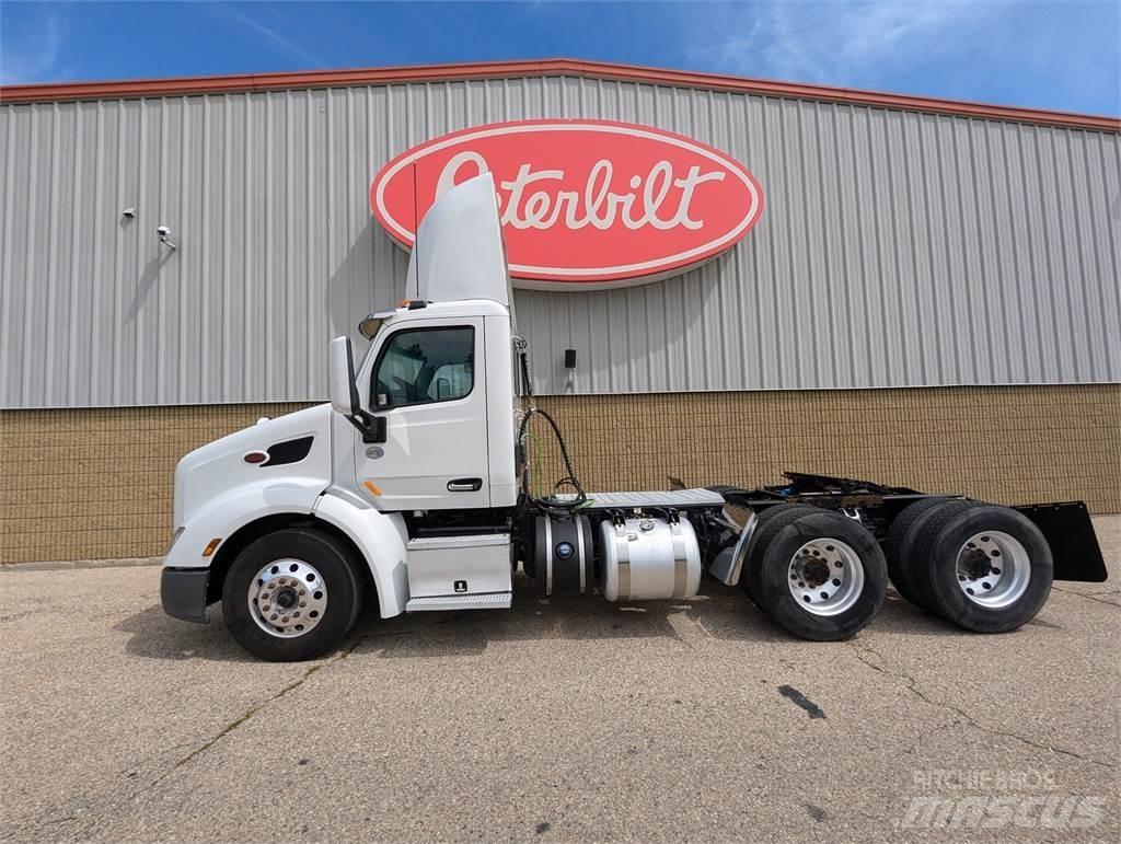 Peterbilt 579 牵引车