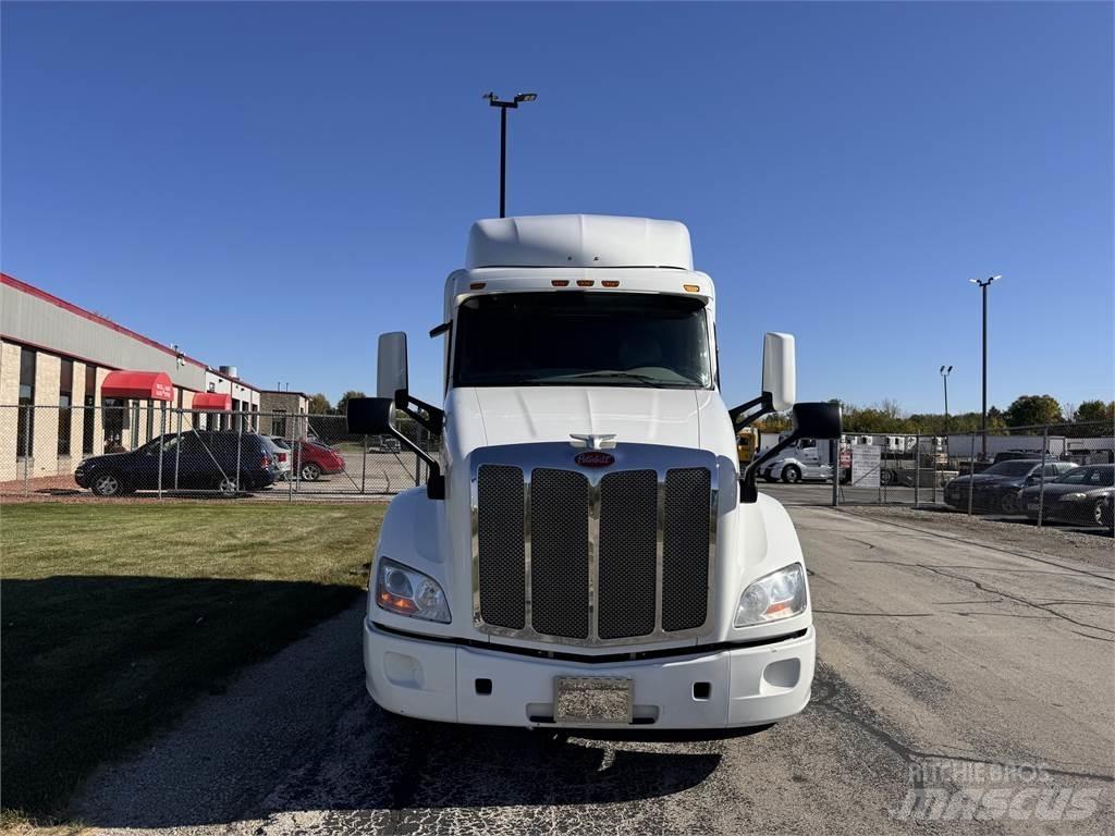 Peterbilt 579 牵引车