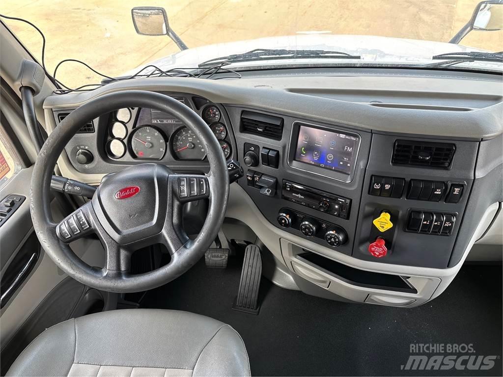 Peterbilt 579 牵引车