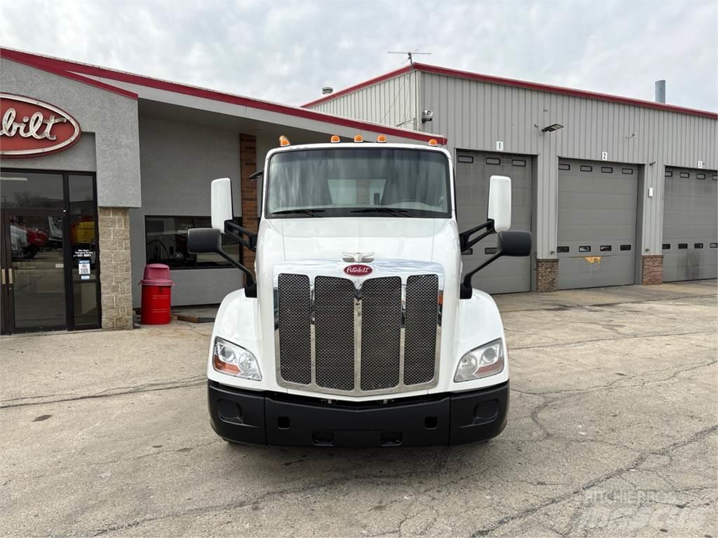 Peterbilt 579 牵引车