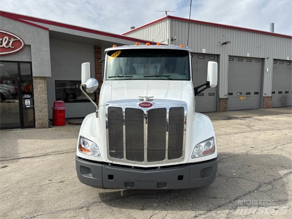 Peterbilt 579 牵引车