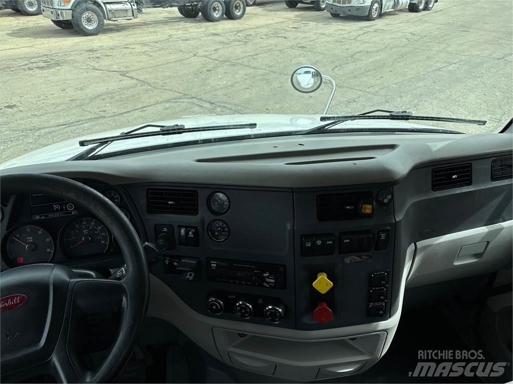 Peterbilt 579 牵引车