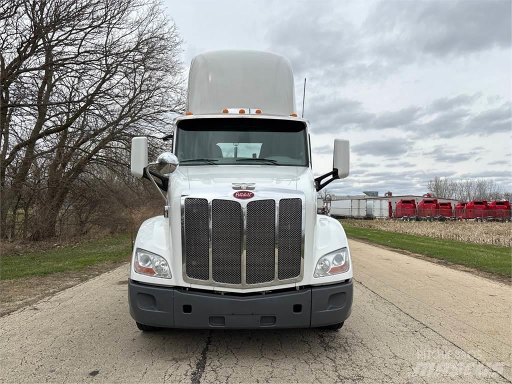 Peterbilt 579 牵引车