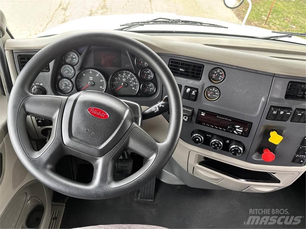 Peterbilt 579 牵引车