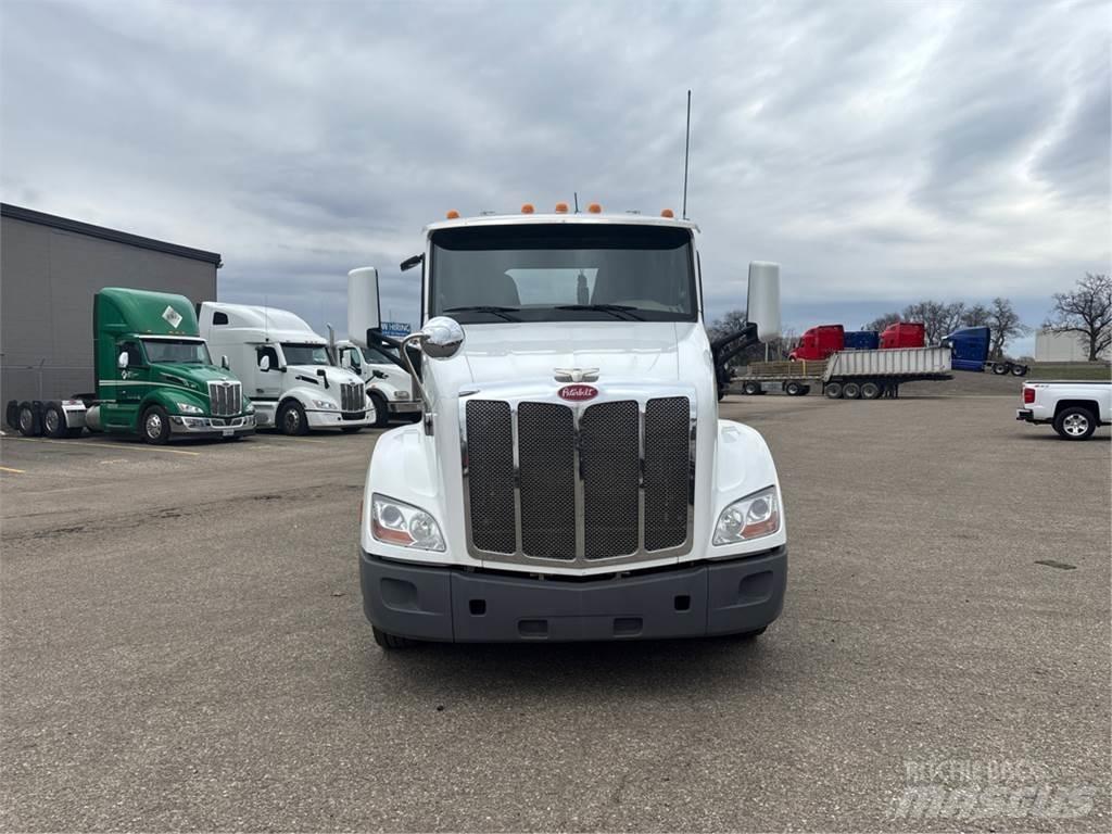Peterbilt 579 牵引车