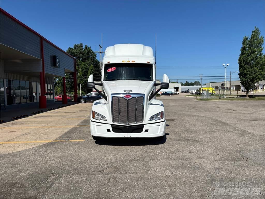 Peterbilt 579 牵引车