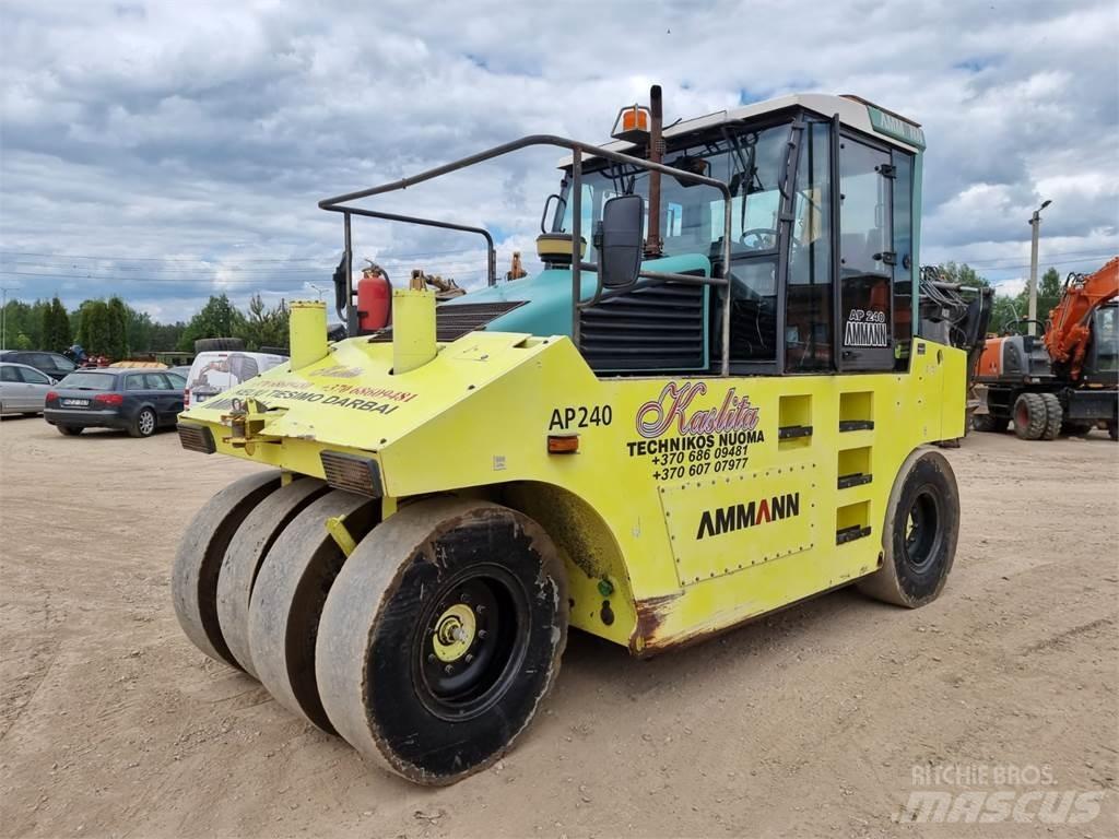 Ammann AP240 胶轮压路机