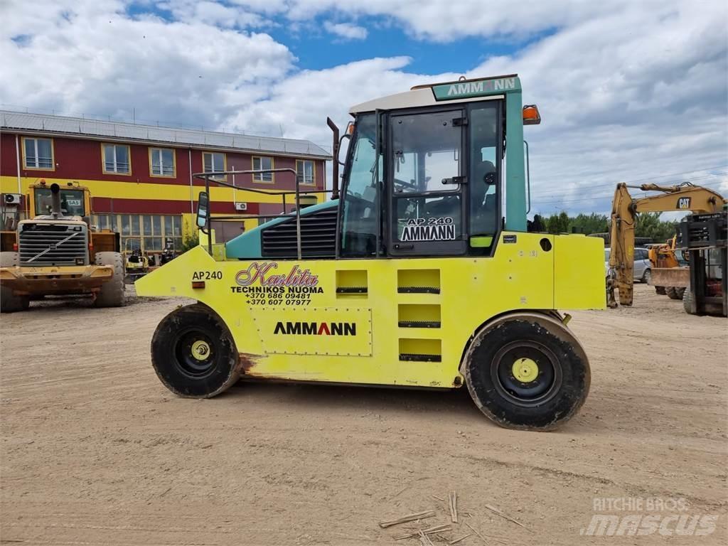 Ammann AP240 胶轮压路机