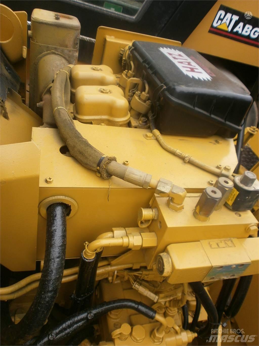 CAT CB224C 双轮压路机