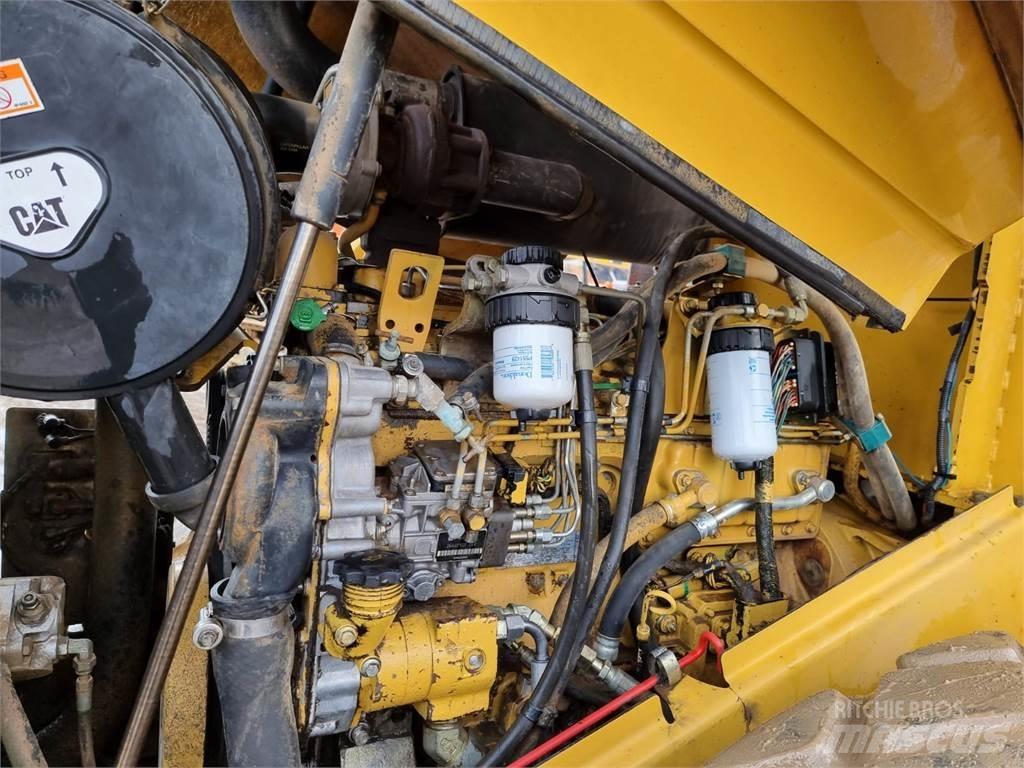 CAT CS 563E 单轮压路机