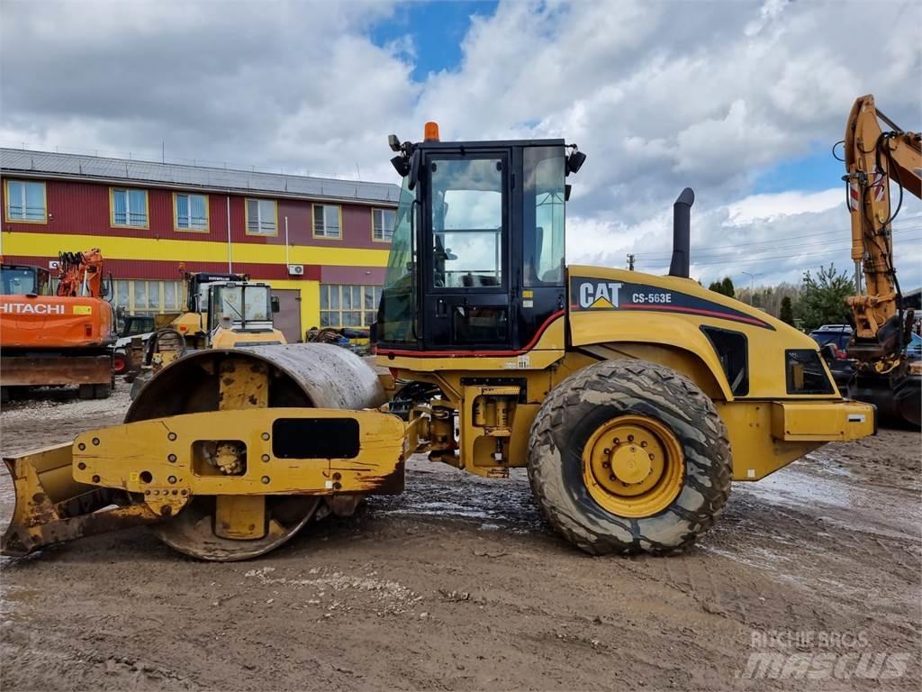CAT CS 563E 单轮压路机