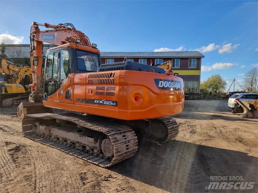Doosan DX 225LC-3 履带挖掘机