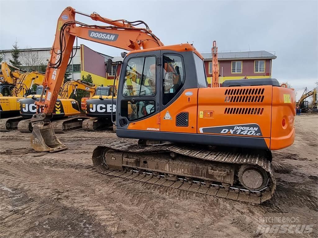 Doosan DX140LC-3 履带挖掘机