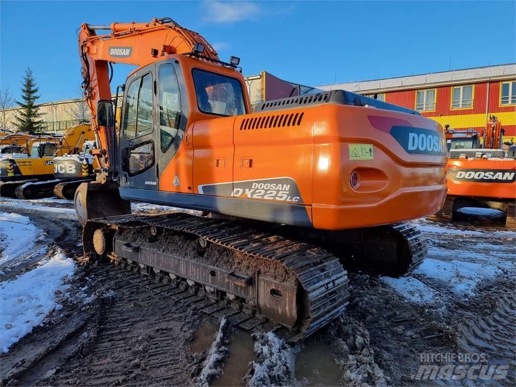 Doosan DX225LC 履带挖掘机