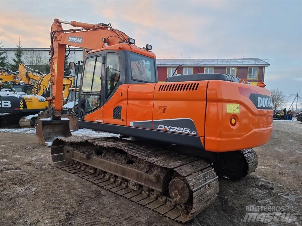Doosan DX225LC 履带挖掘机