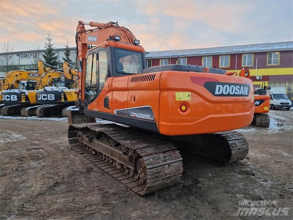 Doosan DX225LC 履带挖掘机
