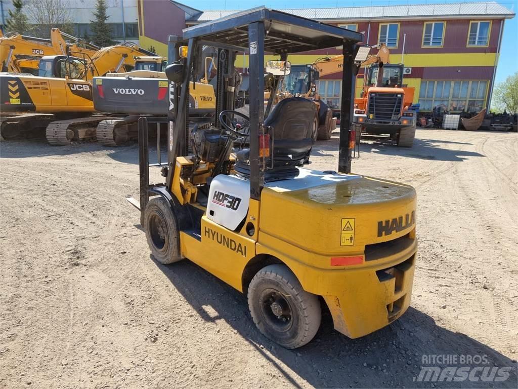Hyundai Halla HDF30 柴油叉车