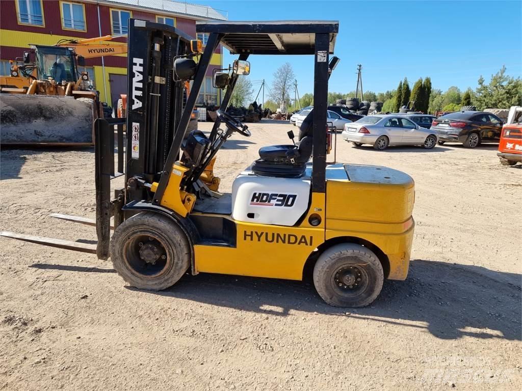 Hyundai Halla HDF30 柴油叉车