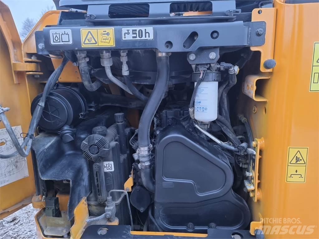 JCB 135HD 滑移装载机