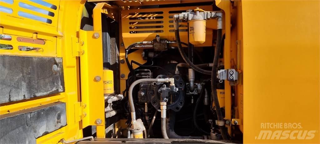 JCB JS220LC Plus + 履带挖掘机