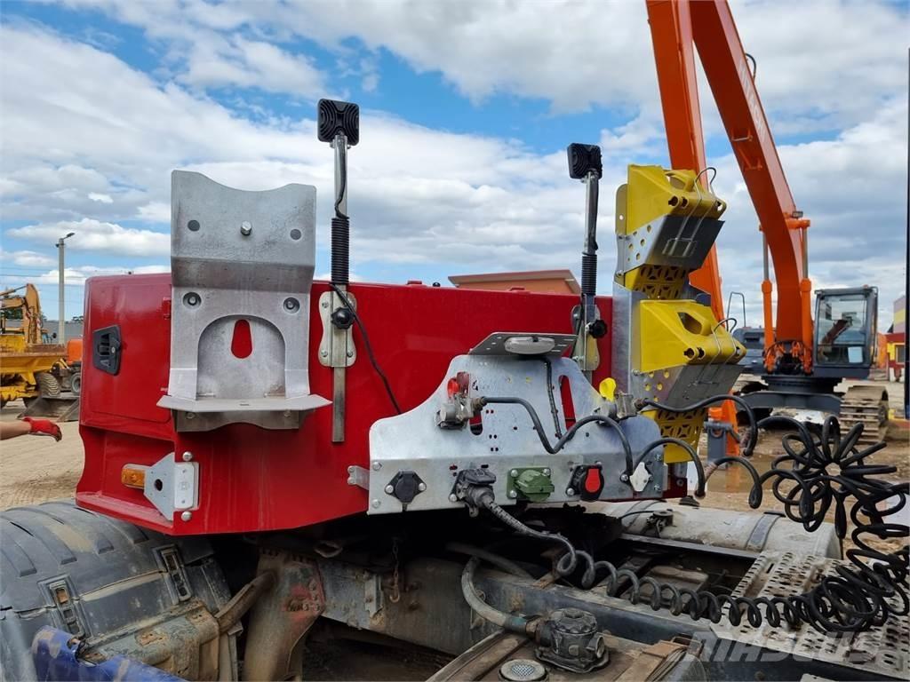  Komodo STU KMD5 低平板半挂车