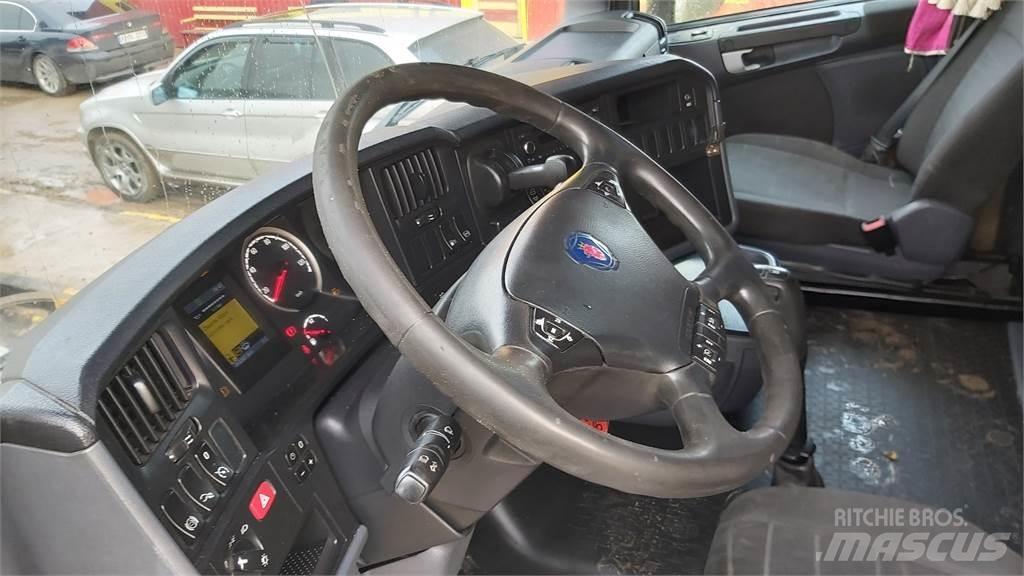 Scania R400 牵引车