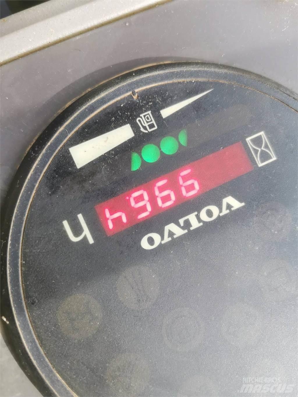 Volvo DD25 双轮压路机
