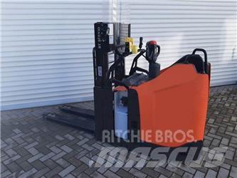 BT SPE200DN 手推堆垛车
