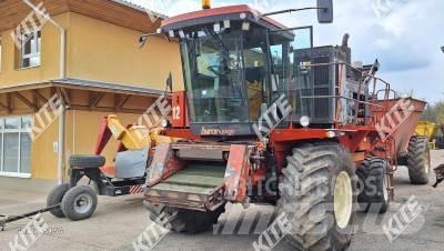 Byron 8400 联合收割机