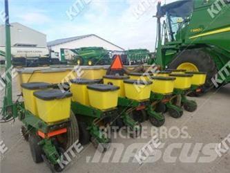 John Deere 1750 多功能条播机