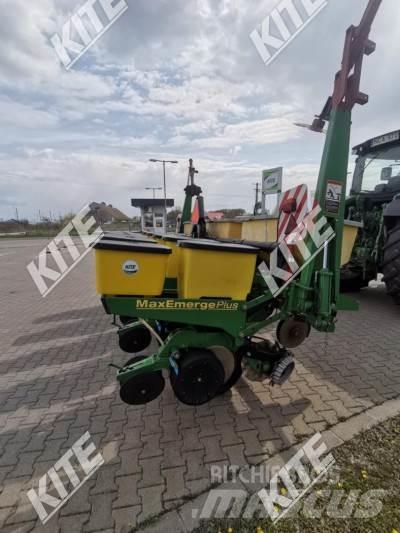 John Deere 1750 多功能条播机