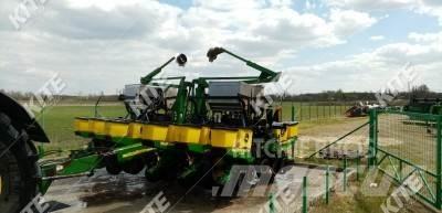 John Deere 1760 多功能条播机