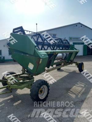John Deere 2256 2WD 联合收割机