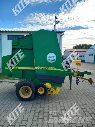 John Deere 592 圆捆打捆机