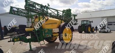 John Deere 732i/21 牵引式喷雾机